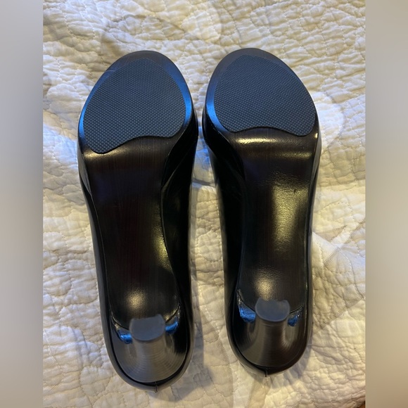 Stuart Weitzman Peep Toe Platform black leather- size 7.5 M - Picture 3 of 6